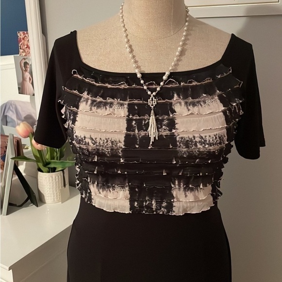 Joseph Ribkoff gorgeous dress - Picture 2 of 4